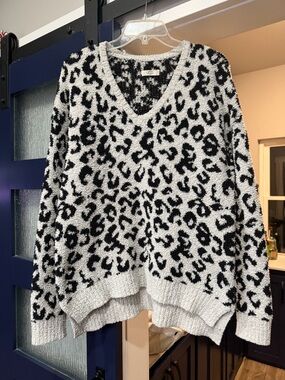 UGG Women's Black and White Leopard-Print V-Neck Sweater